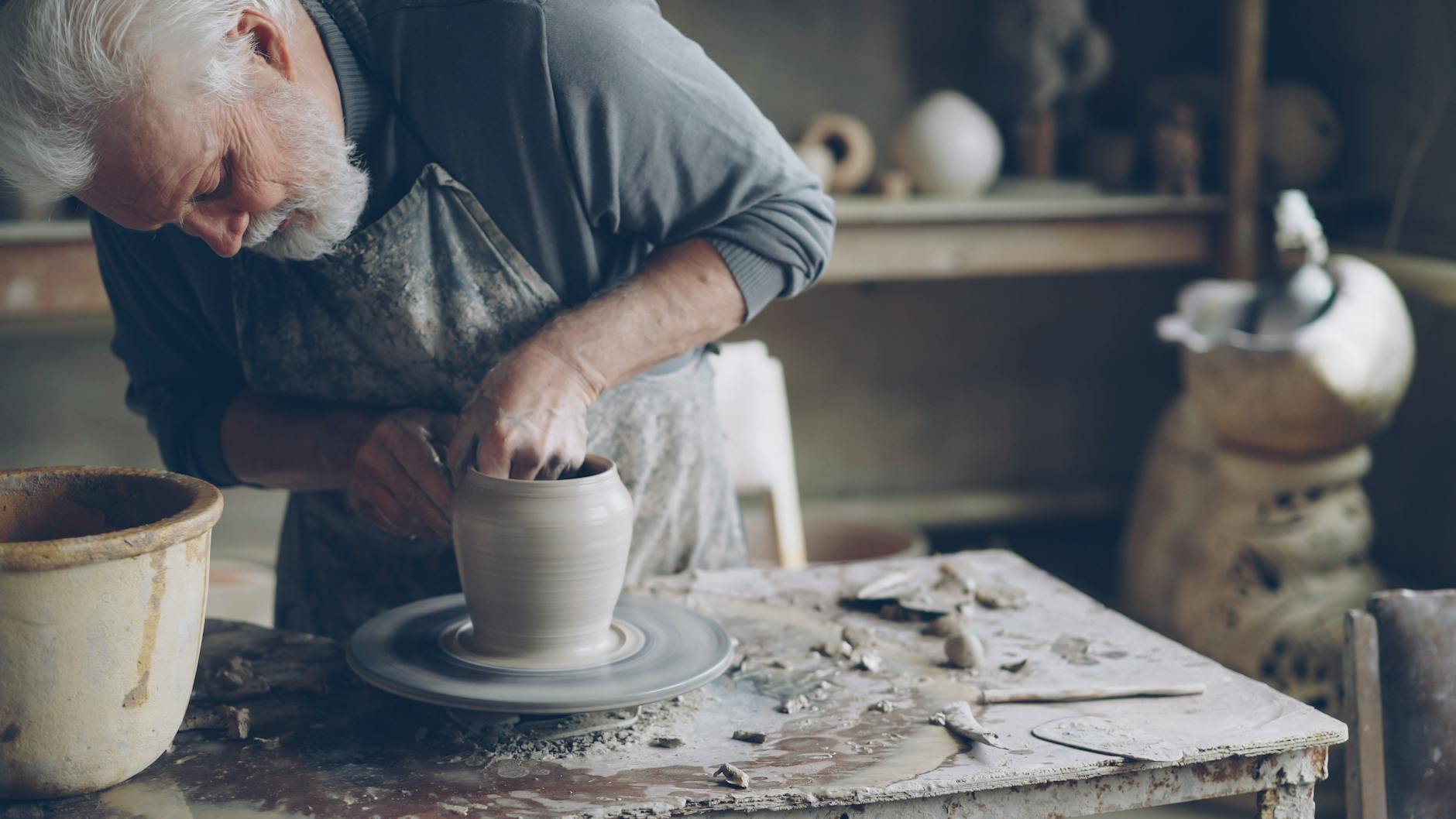 Read more about the article Getting Started with Pottery and Ceramics in the UK